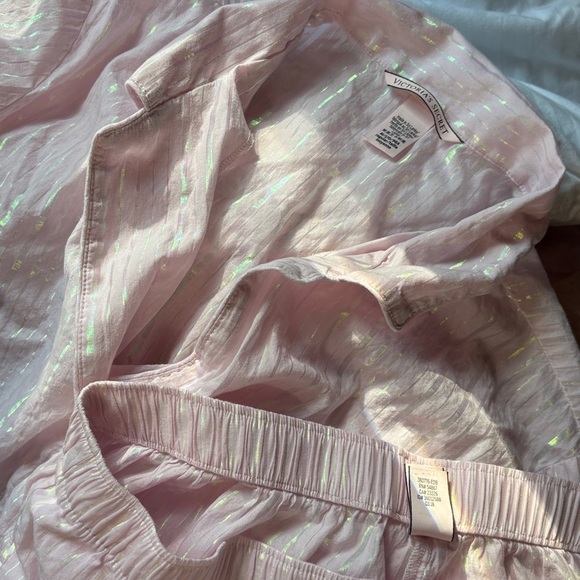 Victoria's Secret 💕 Soft ☁️ Pink 💗Metallic Shiny 💎Stripe PJ Set Size M - Picture 11 of 11